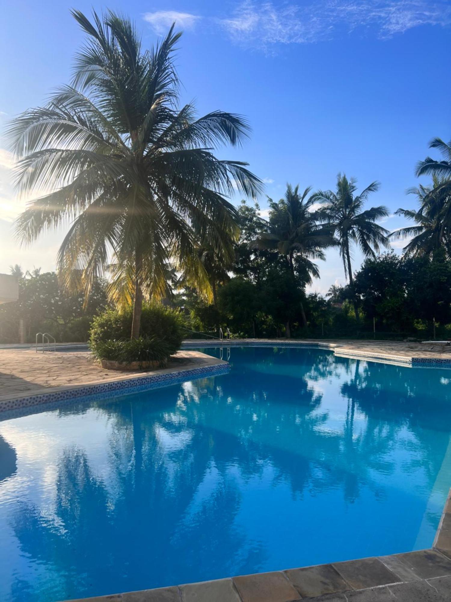 Waves And Wanderlust-Diani Beach Ngoại thất bức ảnh